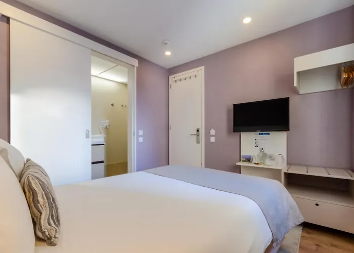 Lx51 Studios & Suites By Apt Iin - Lisbon Center
